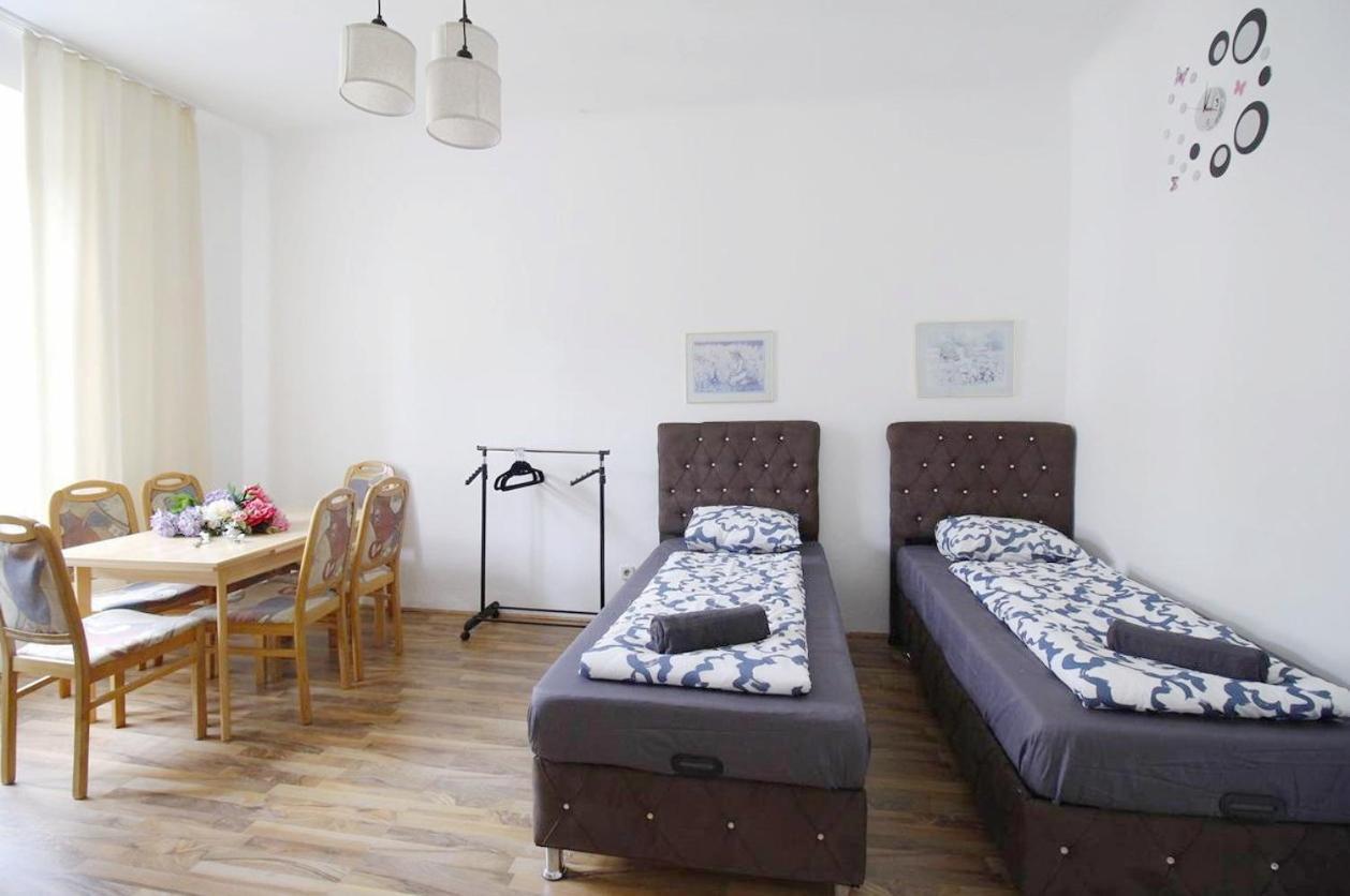 Comfortable Rooms Near Schonbrunn Palace Vienna Exterior photo